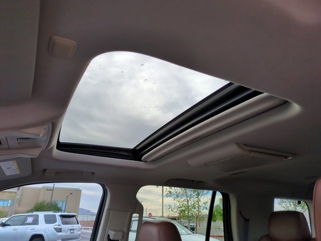 Used 2015 Cadillac Escalade Premium AWD/4WD image 16