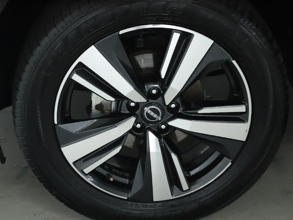 Certified 2024 Nissan Rogue SL image 38