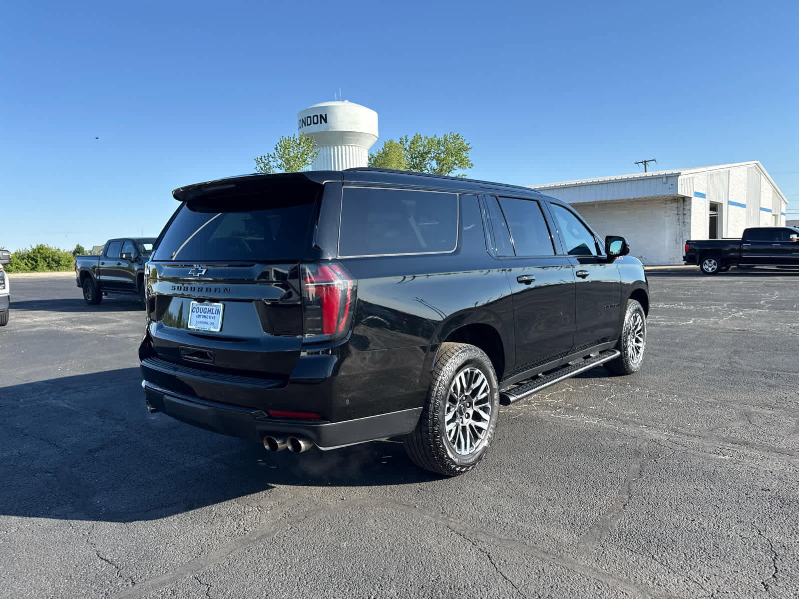Certified 2025 Chevrolet Suburban Z71 AWD/4WD image 5