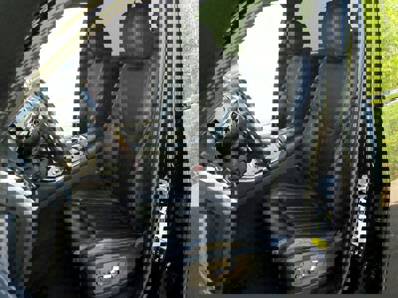 Used 2020 BMW X5 xDrive40i w/ M Sport Package AWD/4WD image 18