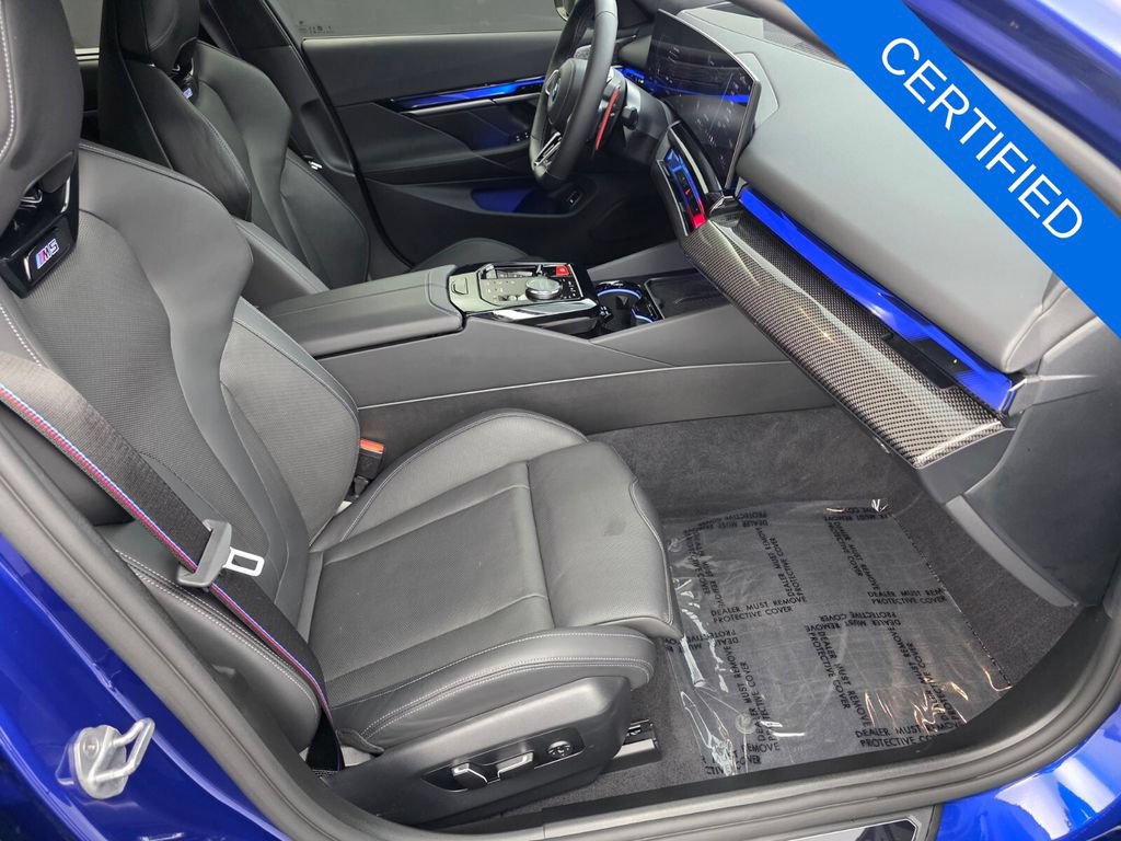Certified 2025 BMW M5 w/ Carbon Package AWD/4WD image 29