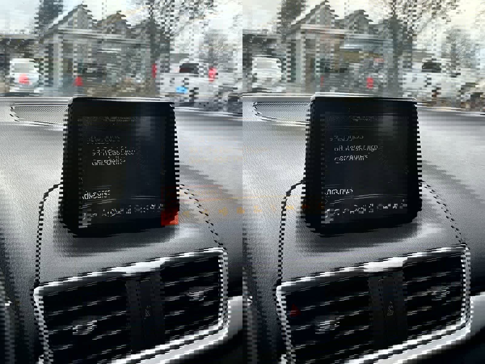 Used 2018 MAZDA MAZDA3 Touring image 18