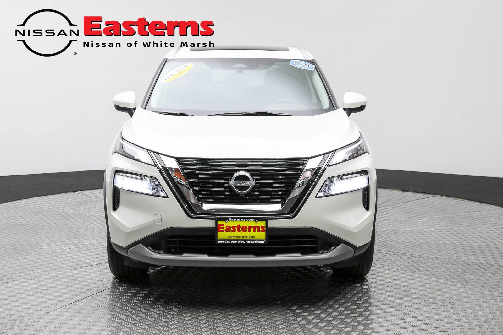 Used 2022 Nissan Rogue SV w/ SV Premium Package image 4