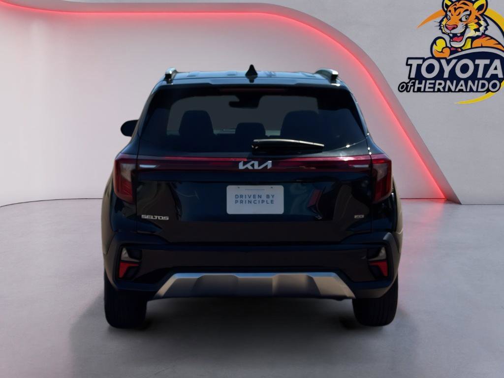 Used 2024 Kia Seltos EX image 6