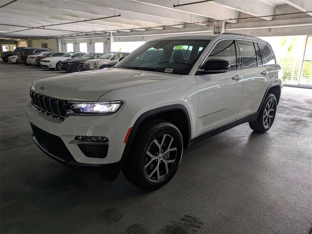 New 2025 Jeep Grand Cherokee Limited image 9