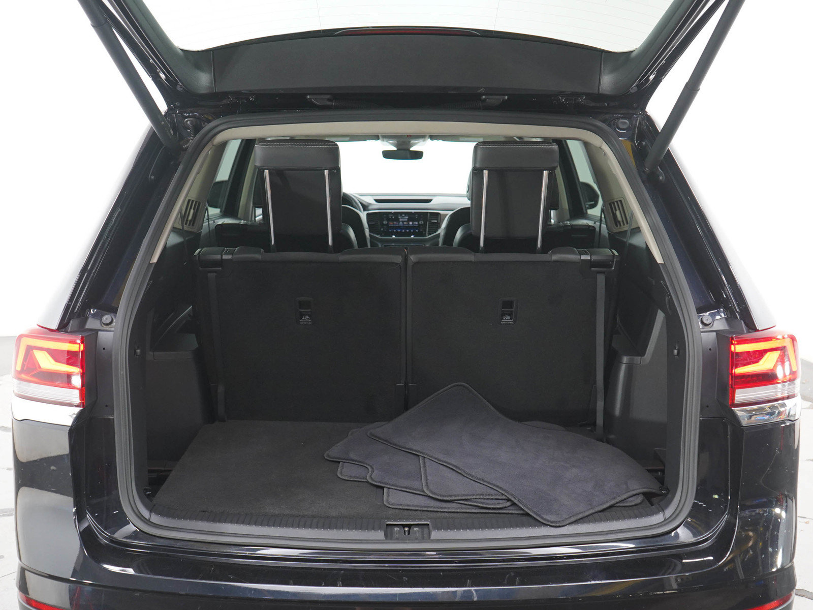 Used 2023 Volkswagen Atlas SEL AWD/4WD image 17