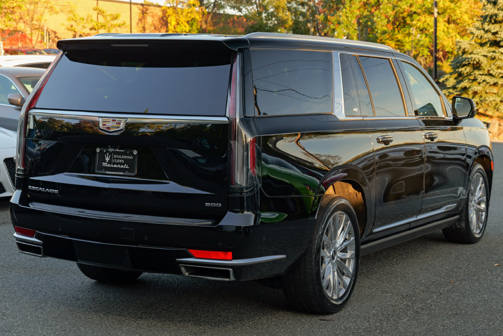 Used 2021 Cadillac Escalade ESV Premium Luxury w/ Driver Assist Tech Package AWD/4WD image 7