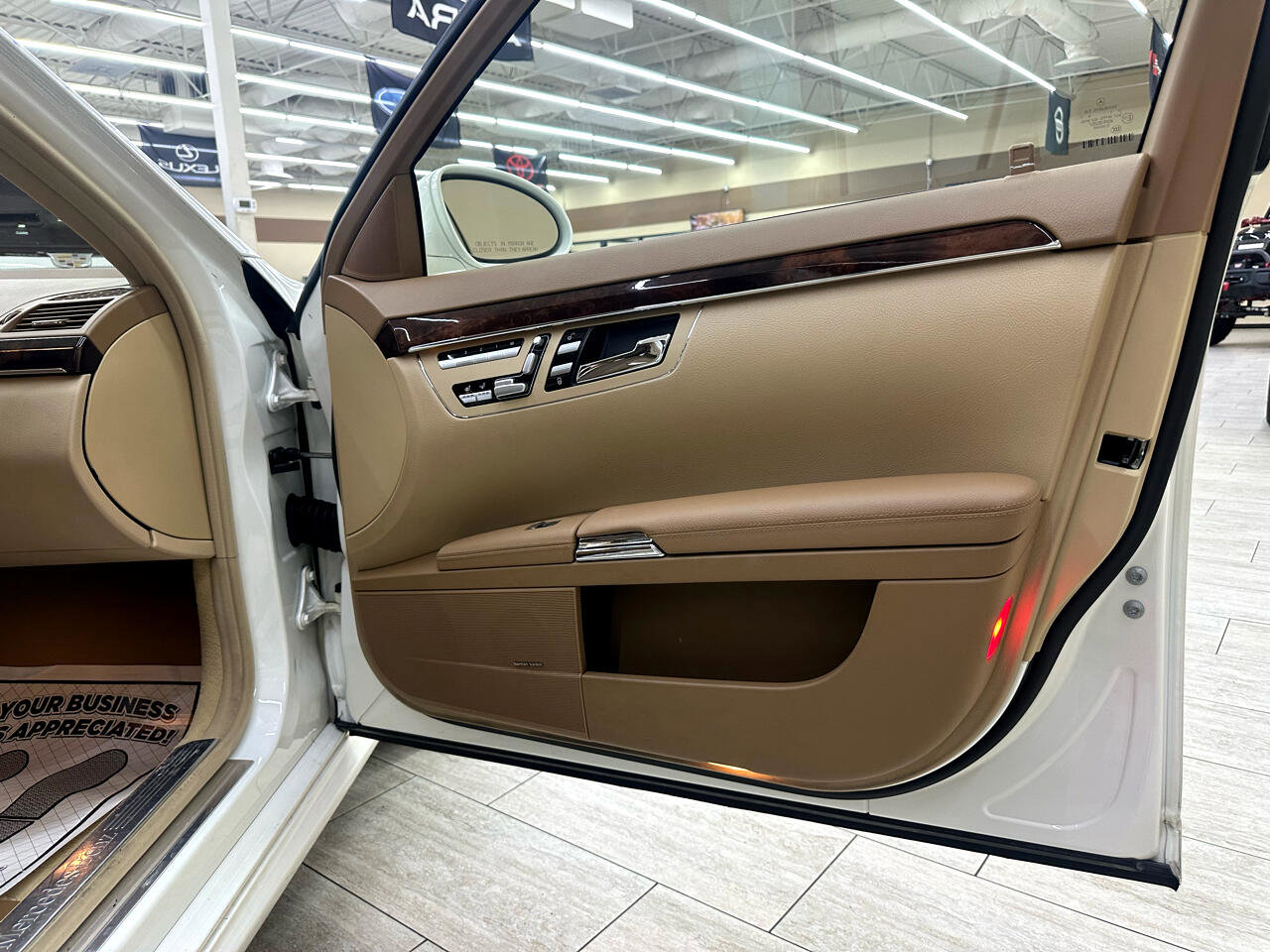 Used 2008 Mercedes-Benz S 550 w/ P3 Pkg image 39
