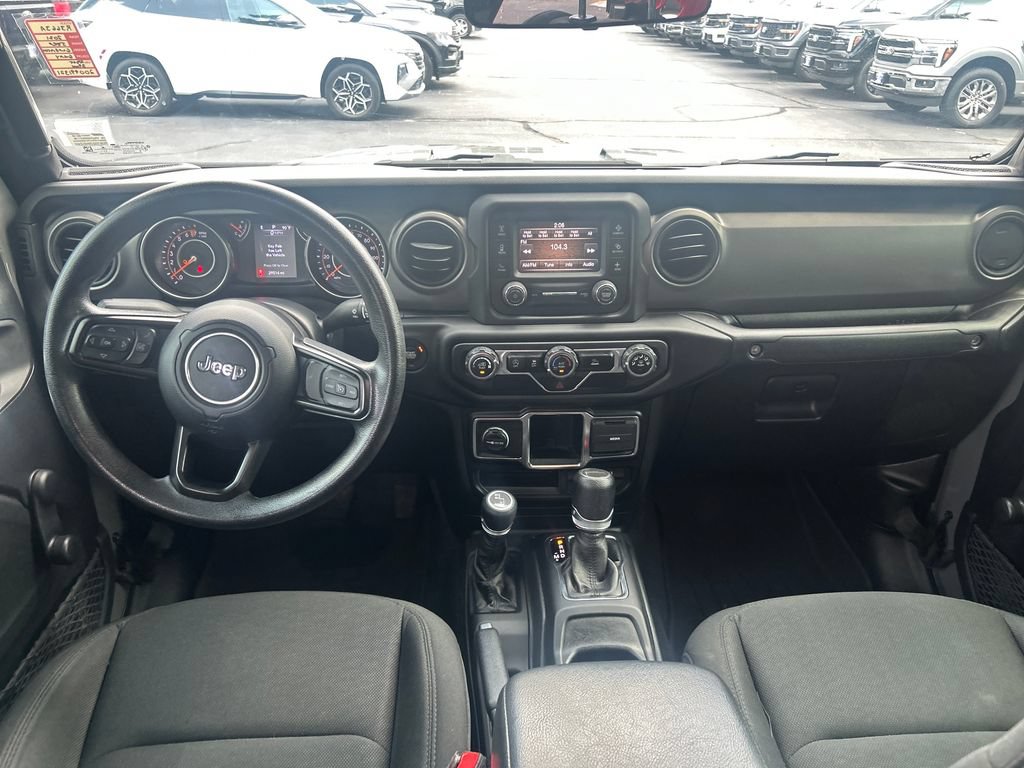 Used 2021 Jeep Gladiator Sport AWD/4WD image 15