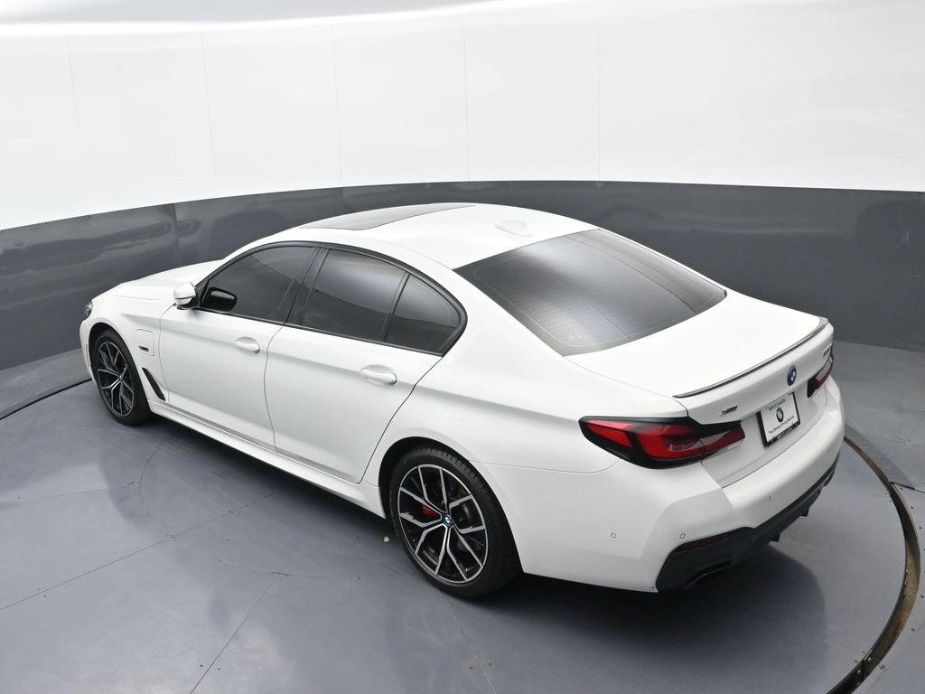 Used 2023 BMW 530e xDrive w/ Premium Package image 35