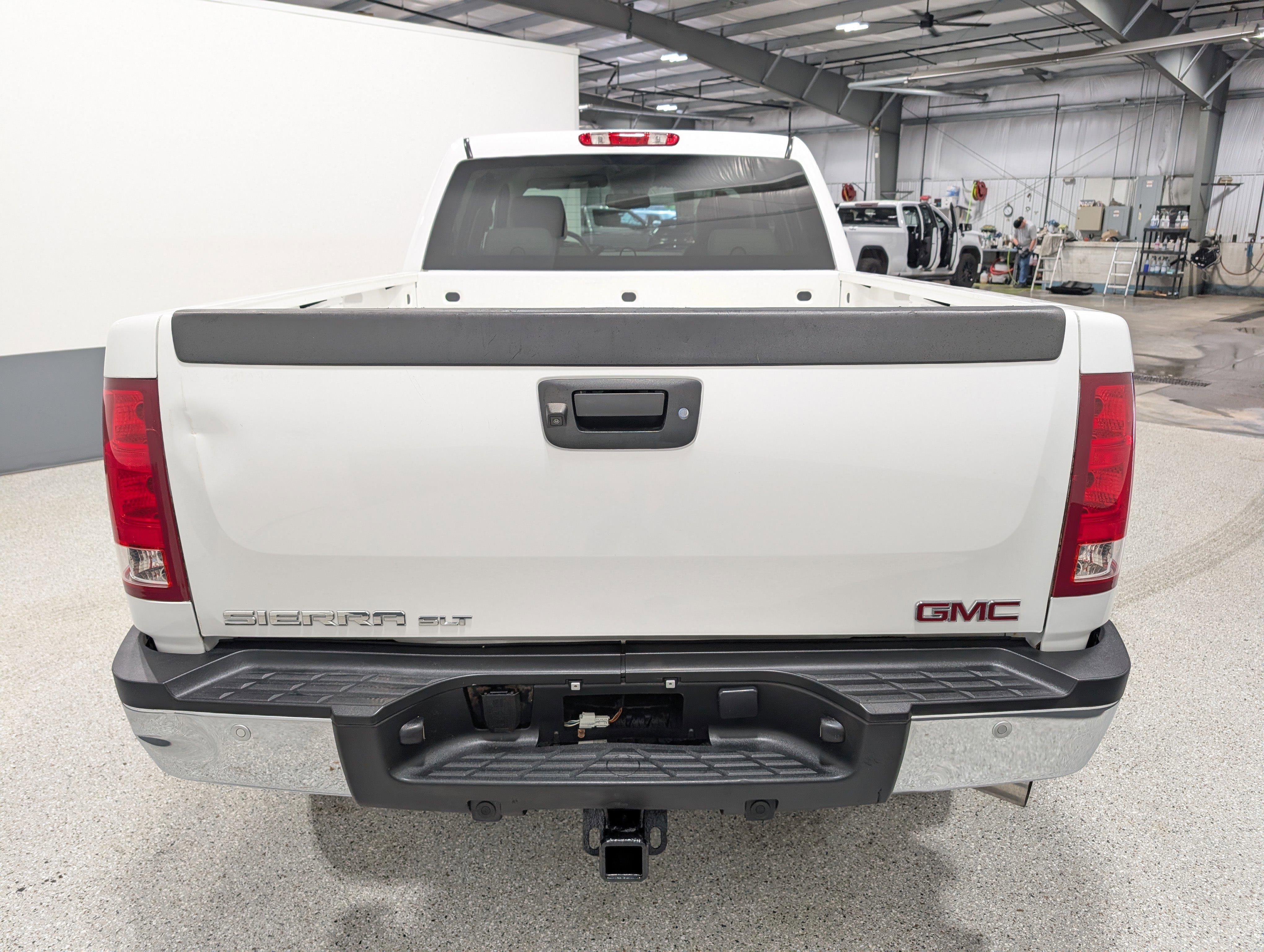 Used 2009 GMC Sierra 2500 SLT w/ SLT Convenience Package image 4