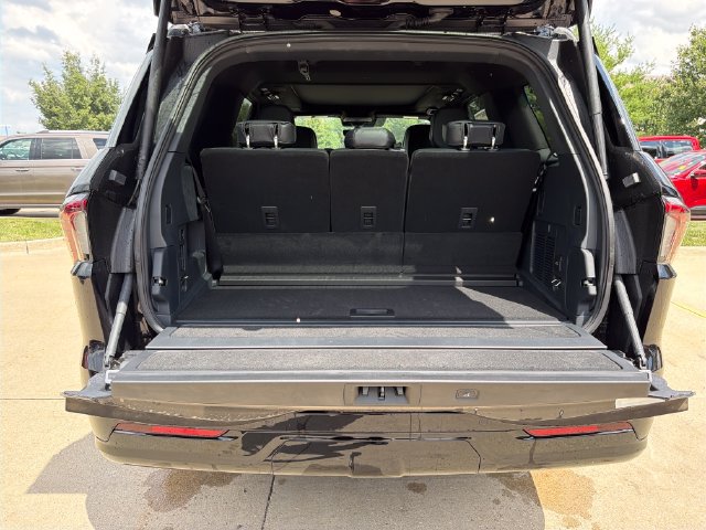 New 2026 Lincoln Navigator Reserve w/ Jet Appearance Package AWD/4WD image 8