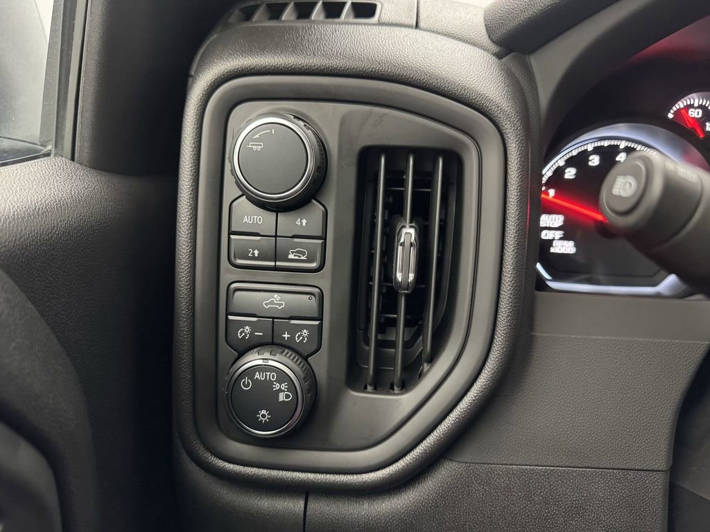 Used 2024 Chevrolet Silverado 1500 Custom image 29