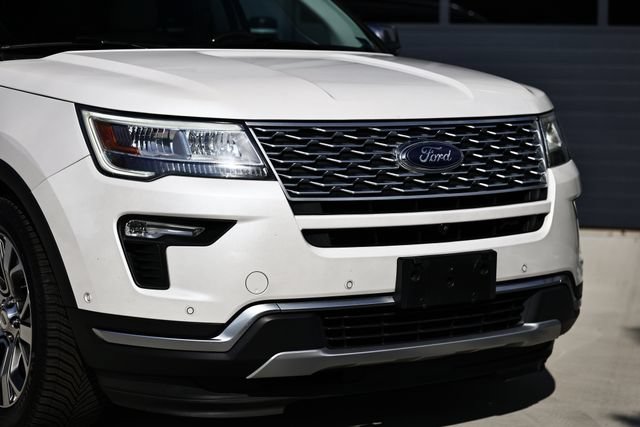 Used 2018 Ford Explorer Platinum AWD/4WD image 2