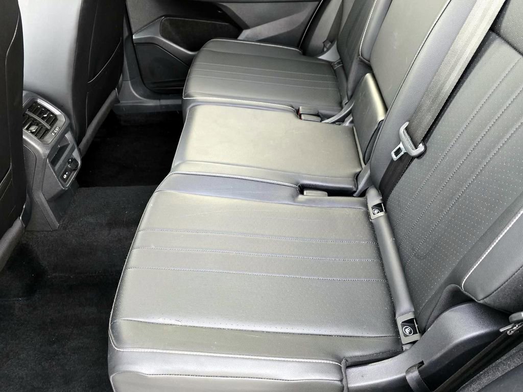 Used 2022 Volkswagen Tiguan SE AWD/4WD image 33