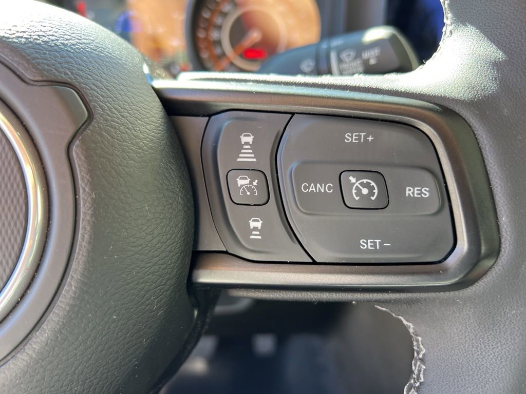 Certified 2025 Jeep Gladiator Rubicon w/ Convenience Group image 14