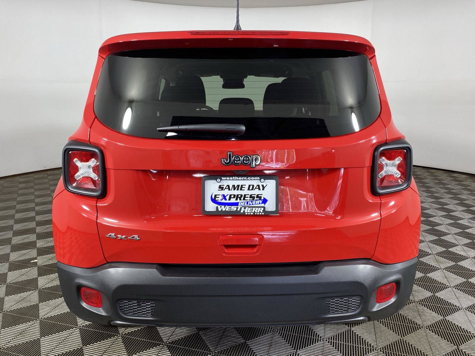 Used 2023 Jeep Renegade Latitude AWD/4WD image 6