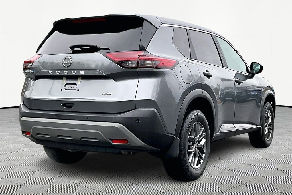 Used 2023 Nissan Rogue S image 6