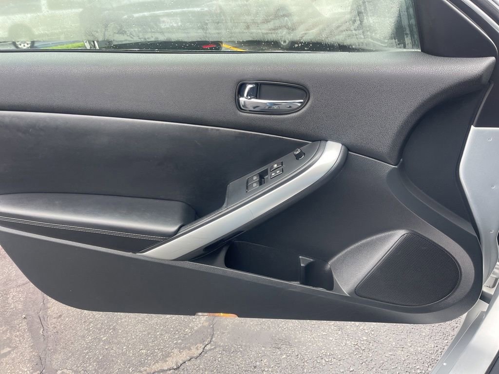 Used 2010 Nissan Altima 2.5 S w/ Premium Pkg image 9