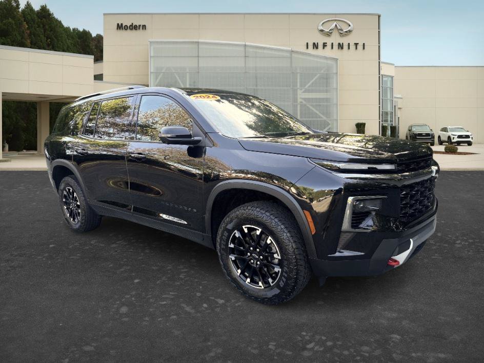 Used 2024 Chevrolet Traverse Z71 AWD/4WD image 3