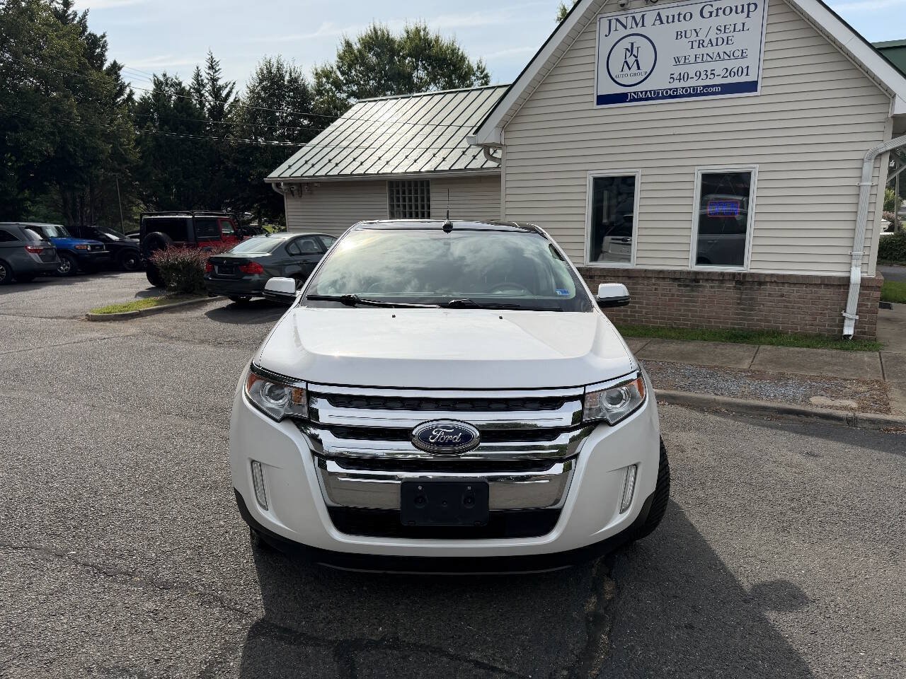 Used 2014 Ford Edge Limited w/ Equipment Group 302A AWD/4WD image 2