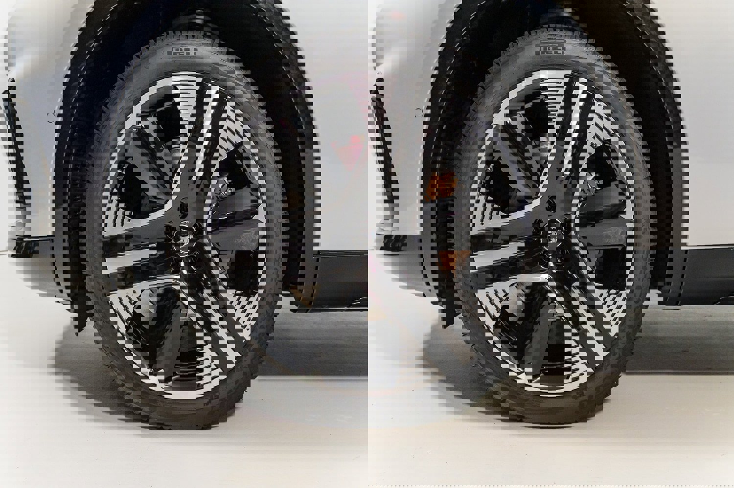 New 2025 Maserati Grecale Folgore image 13