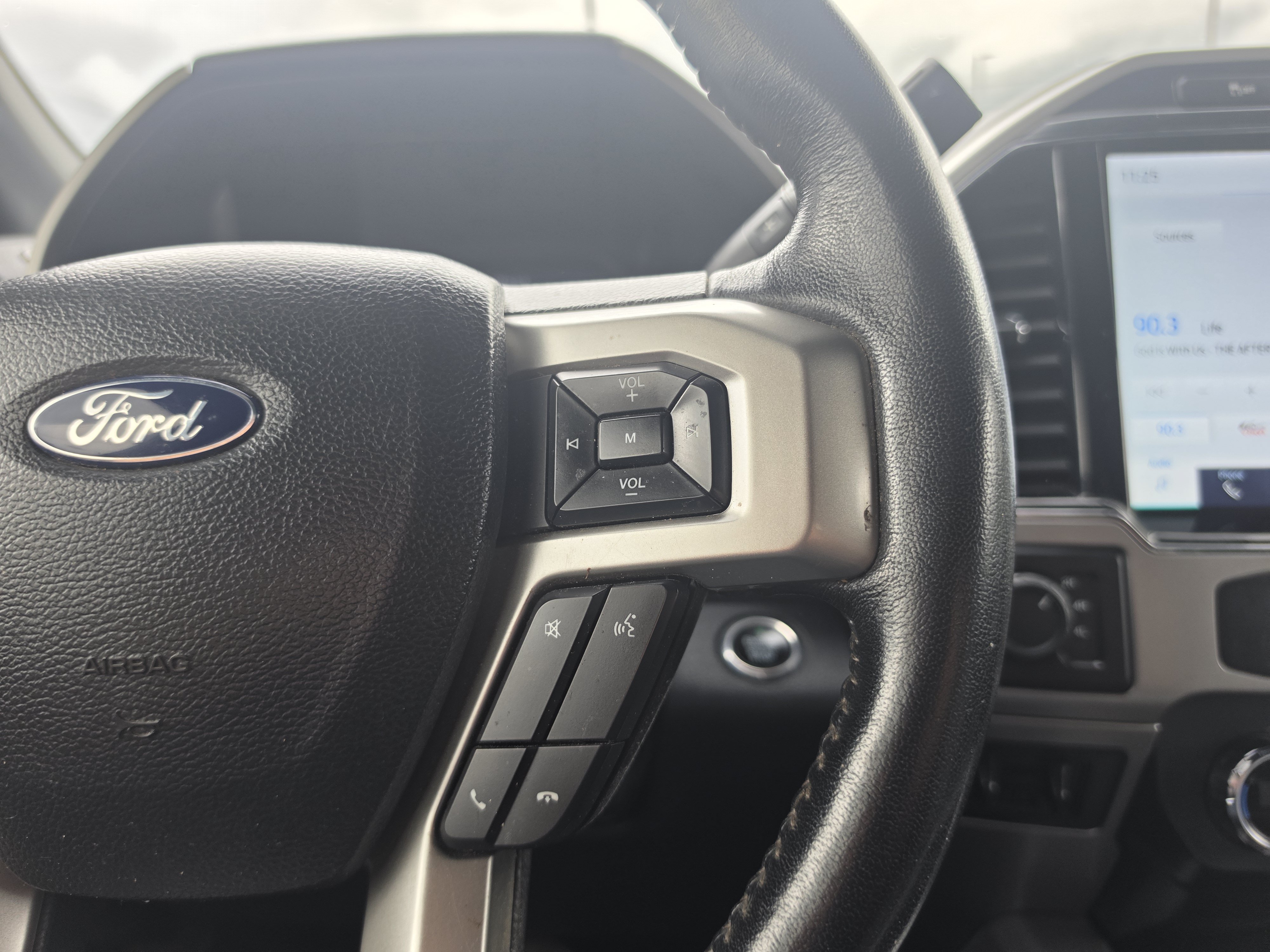 Used 2022 Ford F350 Lariat w/ Lariat Ultimate Package AWD/4WD image 22