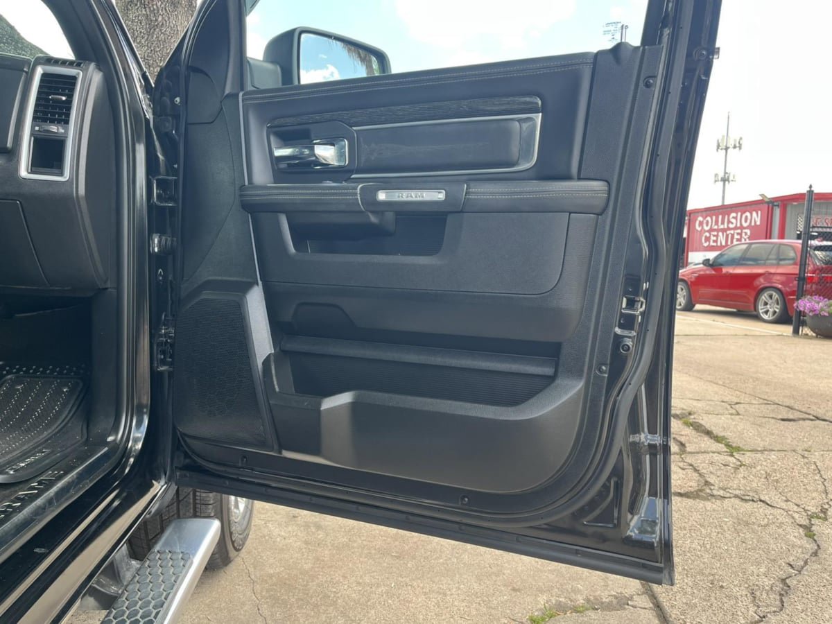Used 2017 RAM 1500 Limited RWD image 31