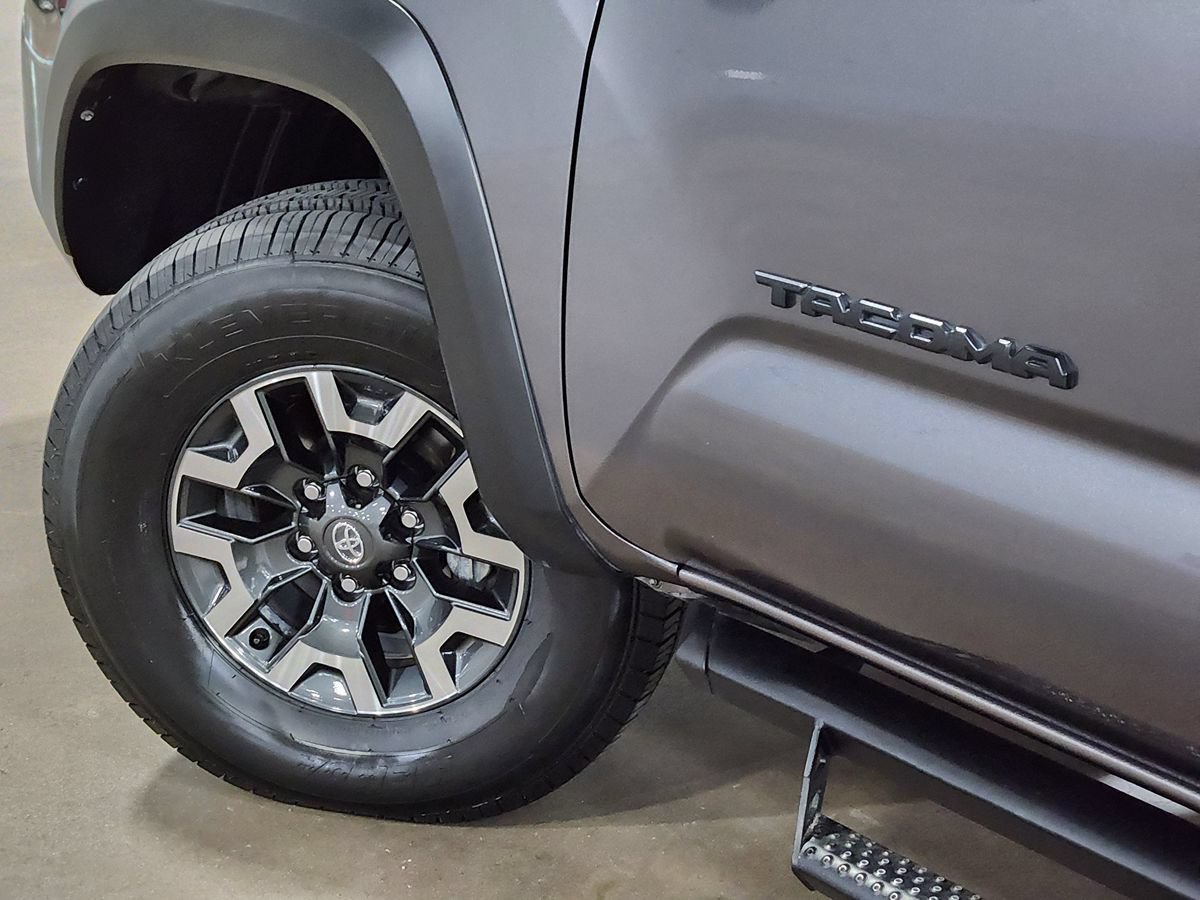 Used 2021 Toyota Tacoma TRD Off-Road w/ Technology Package AWD/4WD image 22