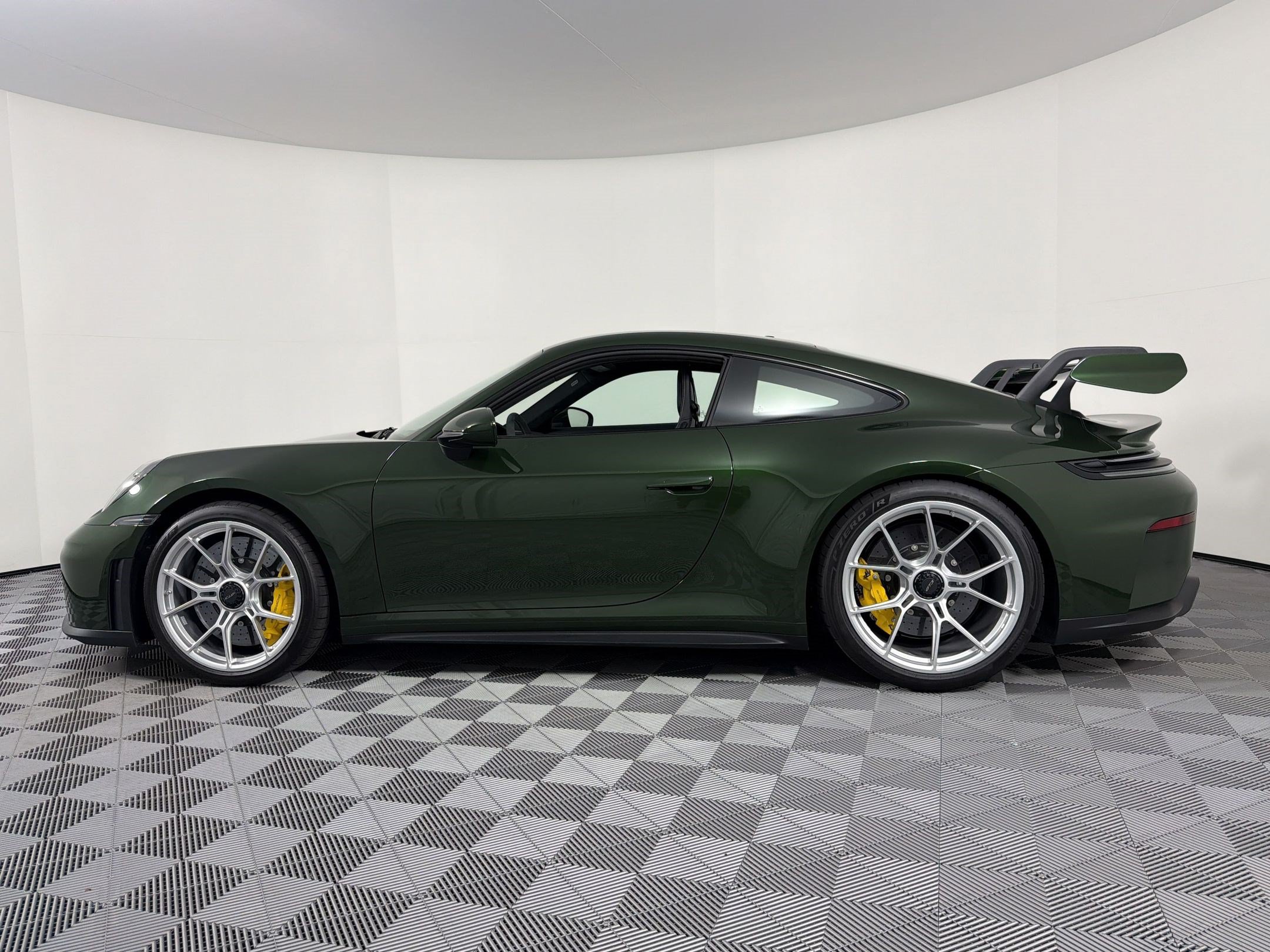 Certified 2026 Porsche 911 GT3 RWD image 2
