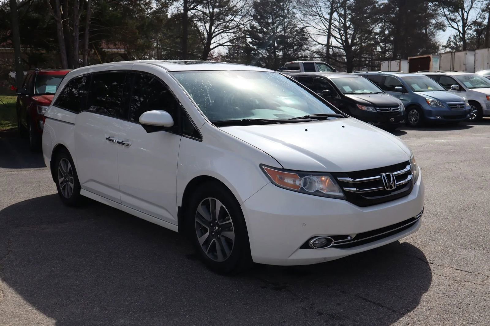 Used 2015 Honda Odyssey Touring image 3