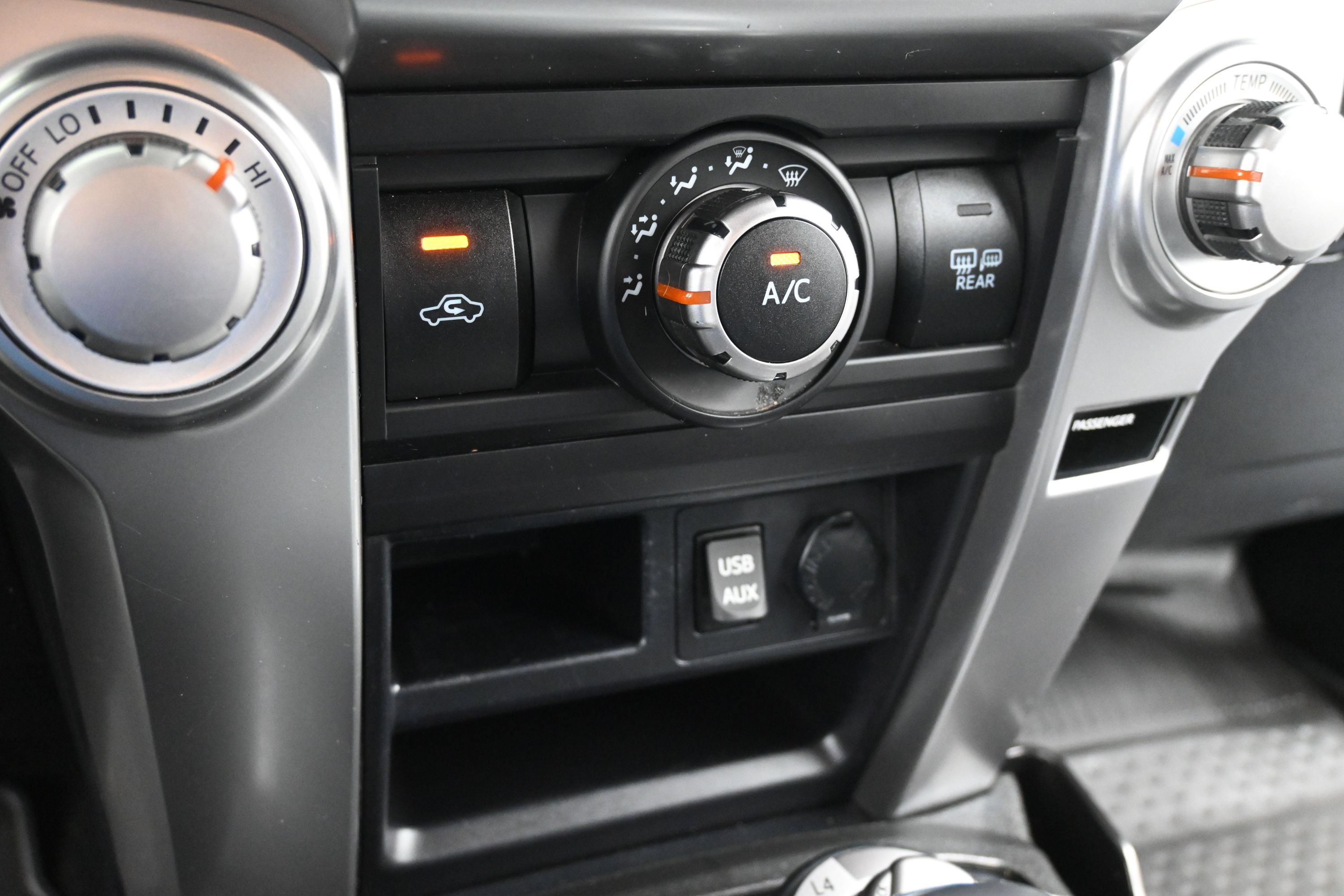 Used 2017 Toyota 4Runner SR5 AWD/4WD image 19
