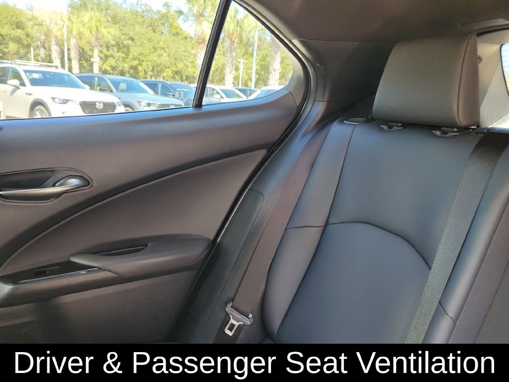 Used 2022 Lexus UX 200 w/ Premium Package FWD image 13