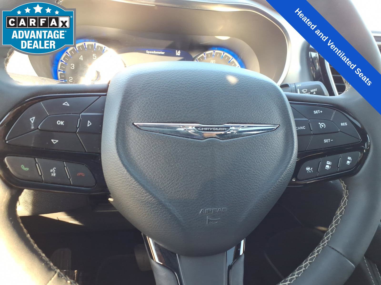 Used 2025 Chrysler Pacifica Limited FWD image 30