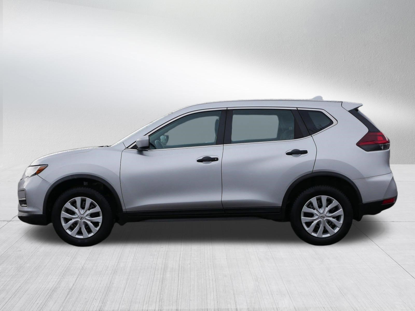 Used 2018 Nissan Rogue S image 4