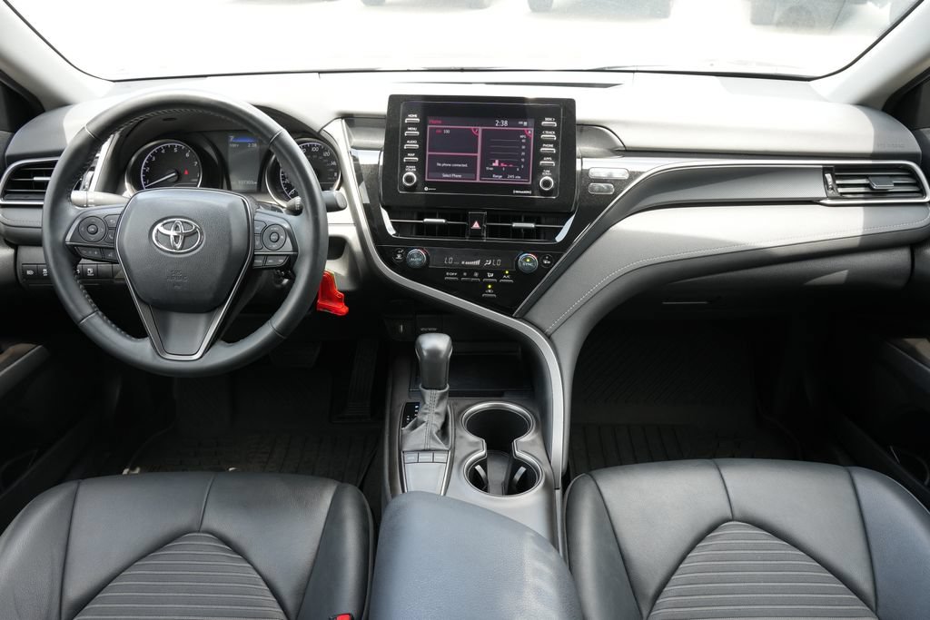 Used 2023 Toyota Camry SE FWD image 5