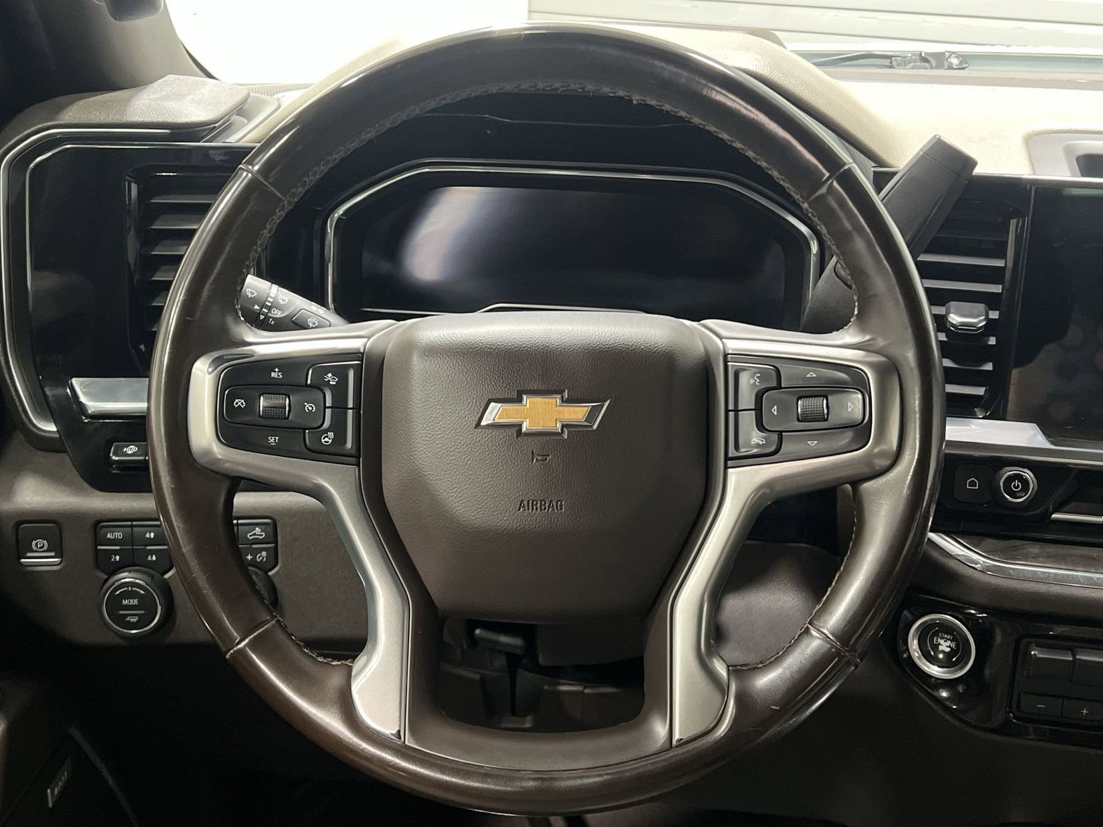 Used 2024 Chevrolet Silverado 3500 LTZ w/ LTZ Convenience Package image 14