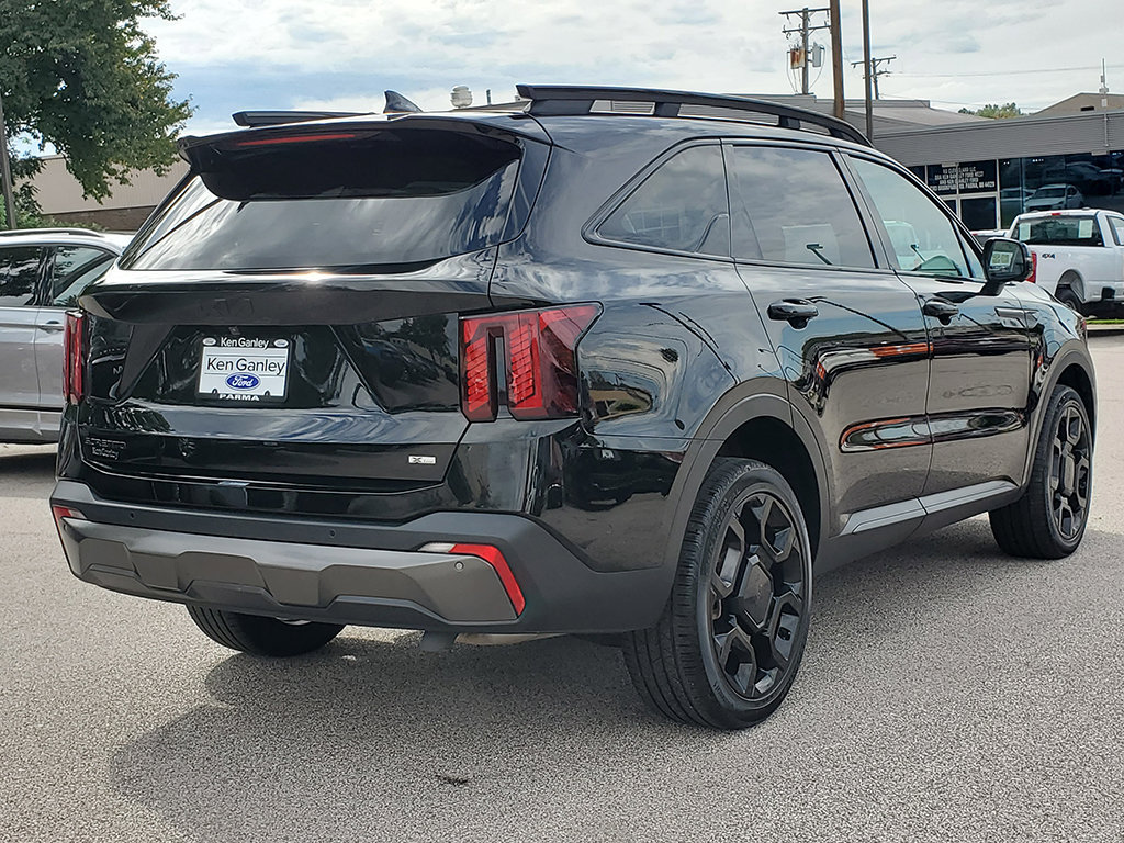 Used 2025 Kia Sorento SX AWD/4WD image 5