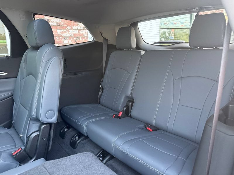 Used 2019 Buick Enclave Essence AWD/4WD image 16