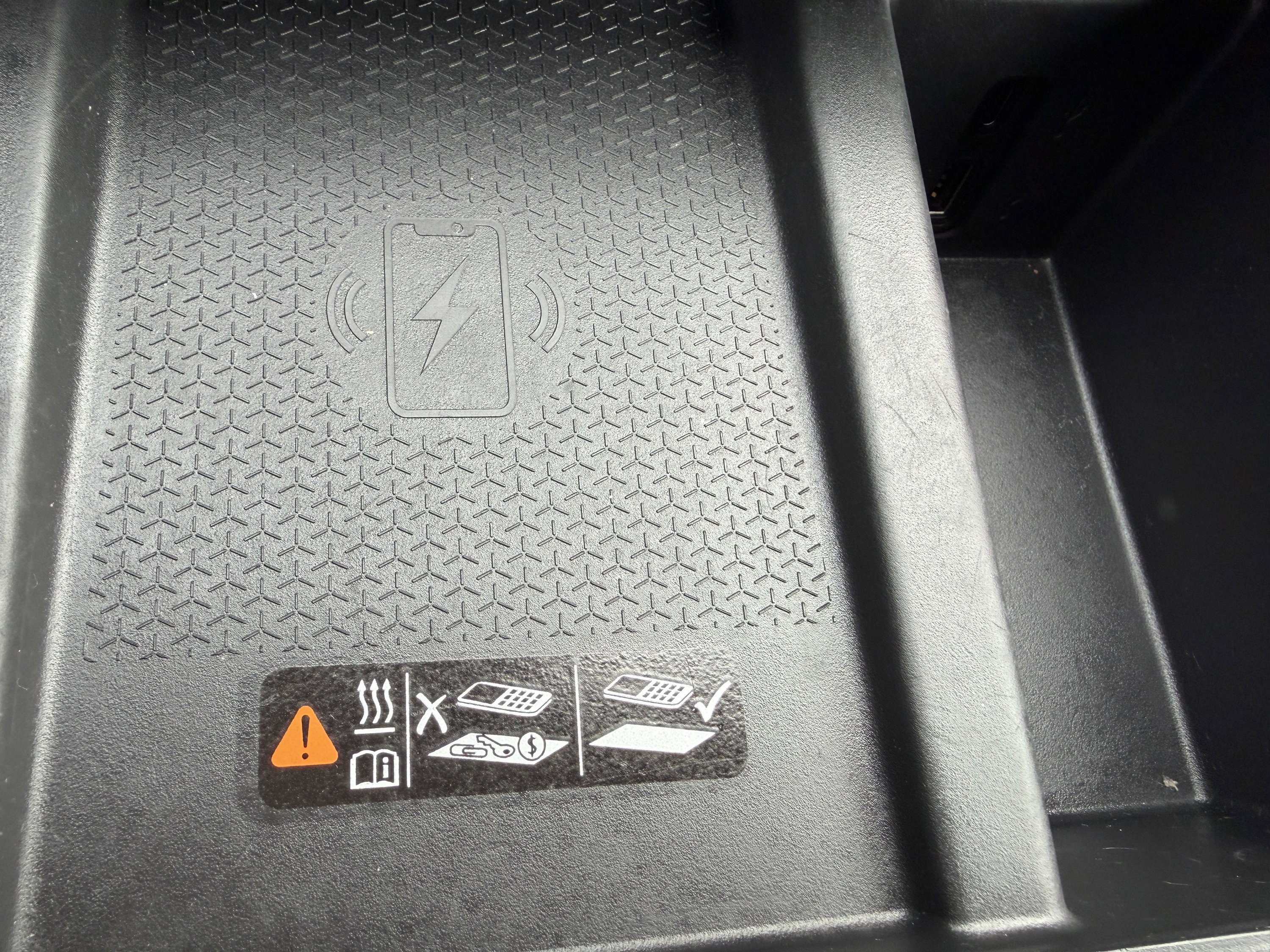 Used 2025 GMC Acadia Elevation image 35