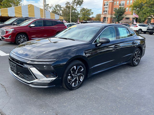 Used 2025 Hyundai Sonata SEL FWD image 3