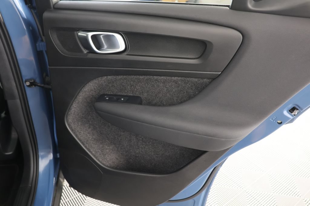 Used 2024 Volvo XC40 B5 Plus AWD/4WD image 26