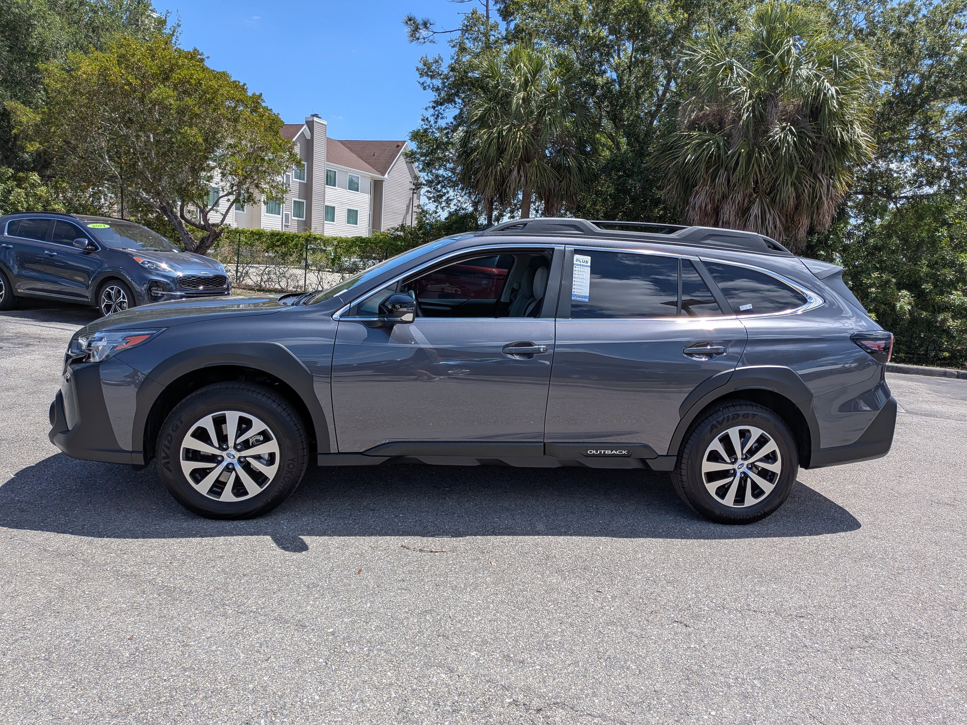 Used 2025 Subaru Outback Premium image 7