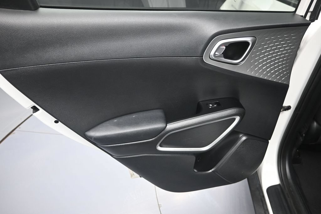 Used 2023 Kia Soul LX FWD image 24