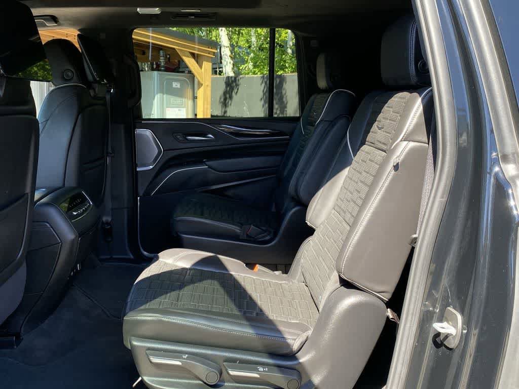 Certified 2024 Cadillac Escalade ESV V w/ LPO, ONYX Package AWD/4WD image 17
