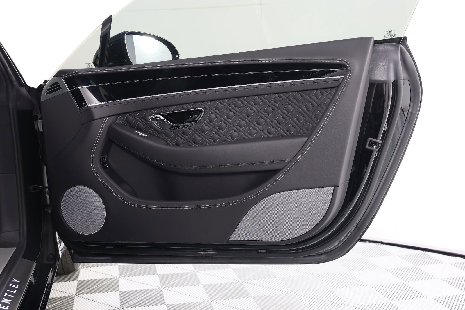 Used 2021 Bentley Continental GT image 28