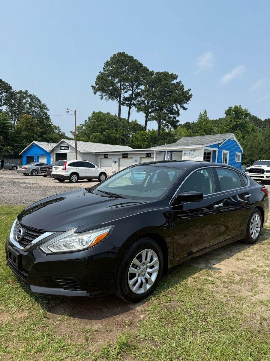 Used 2017 Nissan Altima 2.5 S w/ Power Driver Seat Package image 3