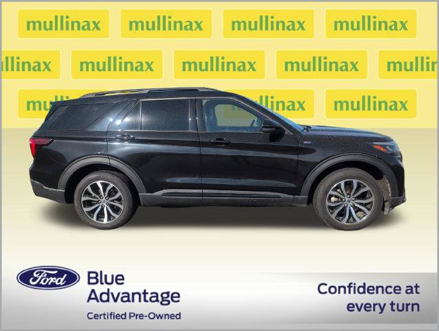 Certified 2025 Ford Explorer ST-Line AWD/4WD image 2