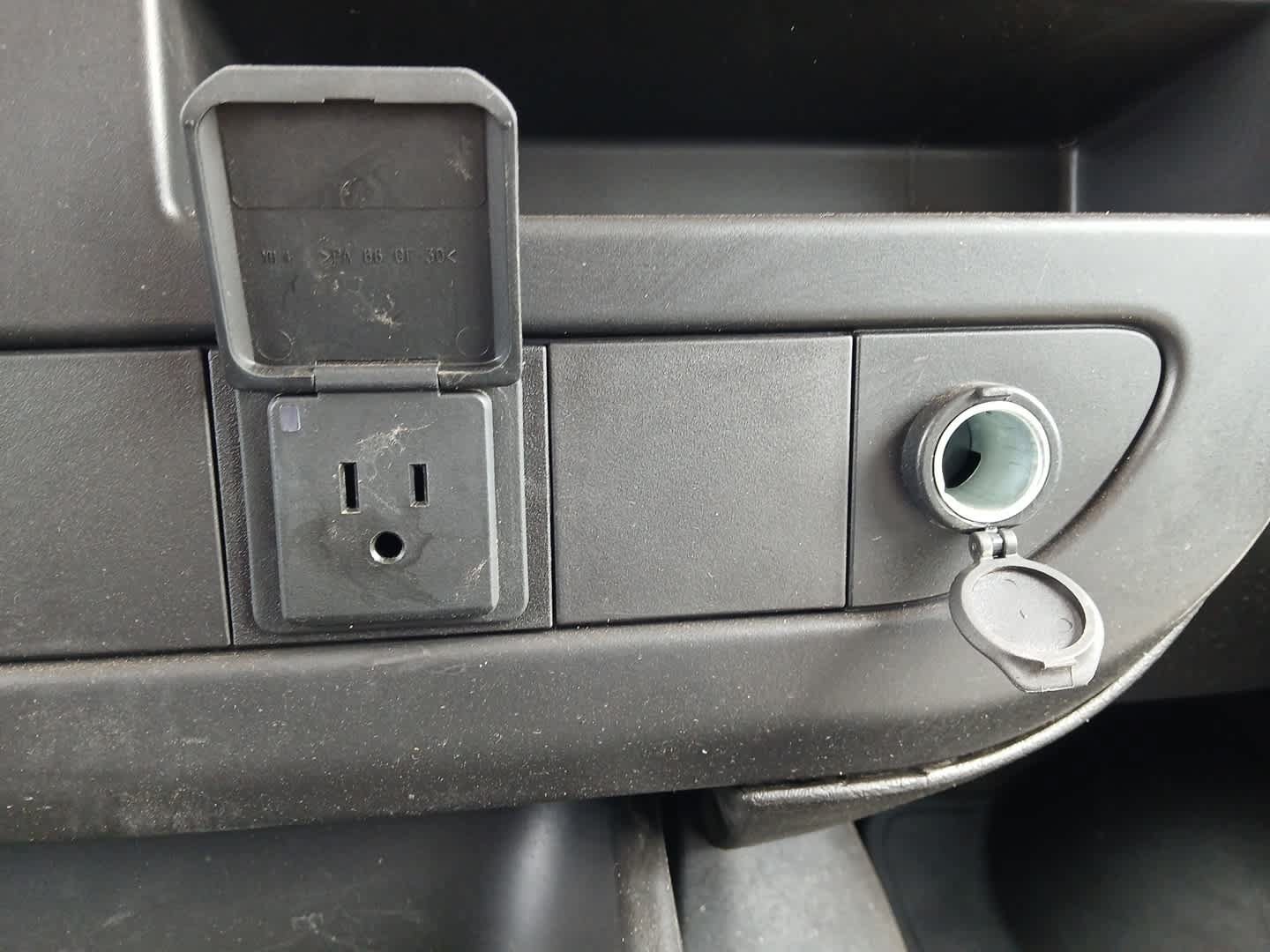 Used 2025 Chevrolet Express 3500 LS RWD image 37