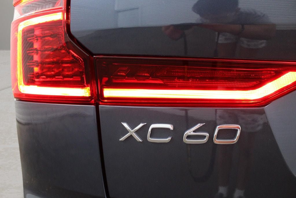 New 2026 Volvo XC60 B5 Plus w/ Protection Package Premier AWD/4WD image 31